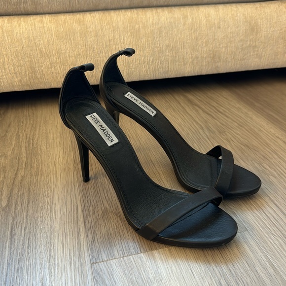 Steve Madden Black Heels - Picture 1 of 3